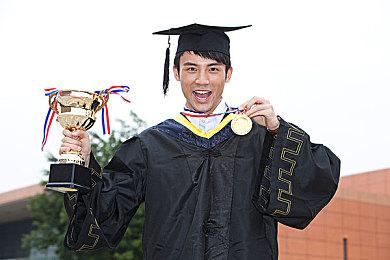 Switch《孤岛危机2》推出实体版 下月初限时销售